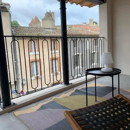 Au Pied De La Cite Medievale - Le 127