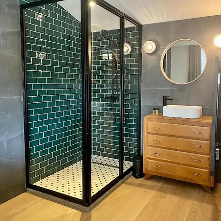 Au Pied De La Cite Medievale - Le 127 Carcassonne