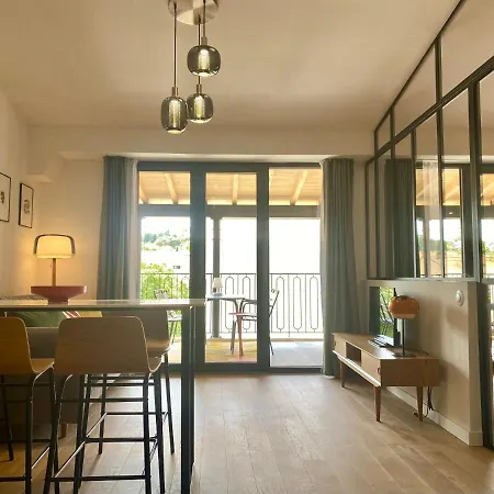 Au Pied De La Cite Medievale - Le 127 * Каркассон