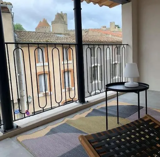 Au Pied De La Cite Medievale - Le 127