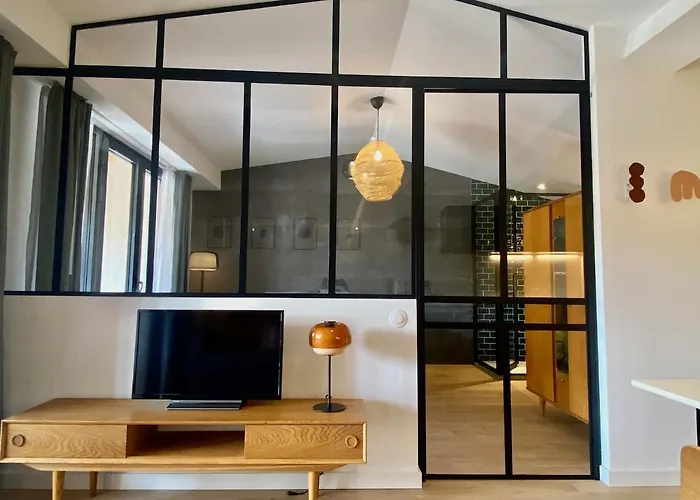 Au Pied De La Cité Médiévale - Le 127 Appartement